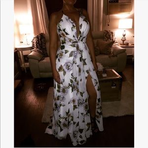 Gorgeous floral dress 😍😍😍